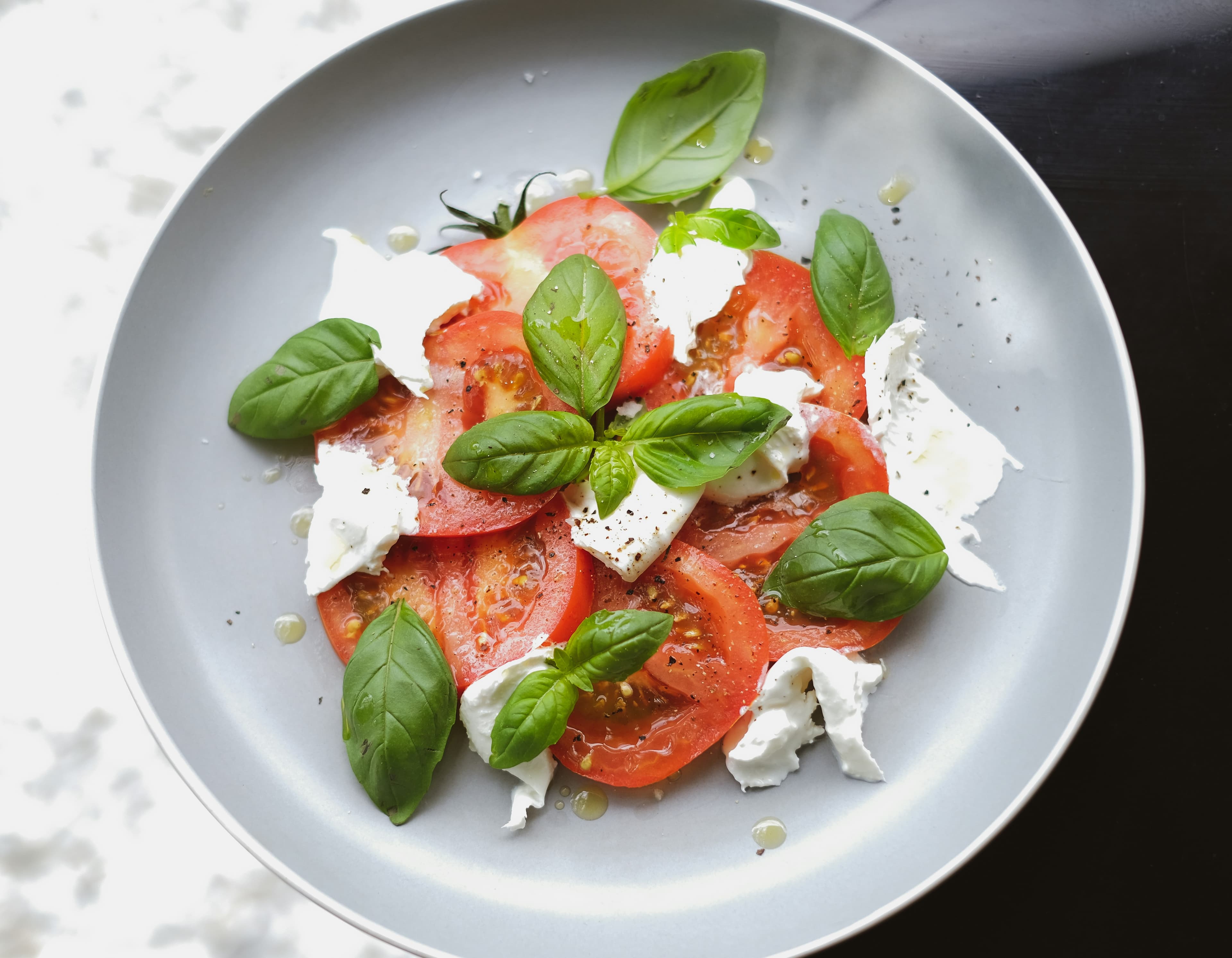 Caprese-Salat – fertig angerichtet