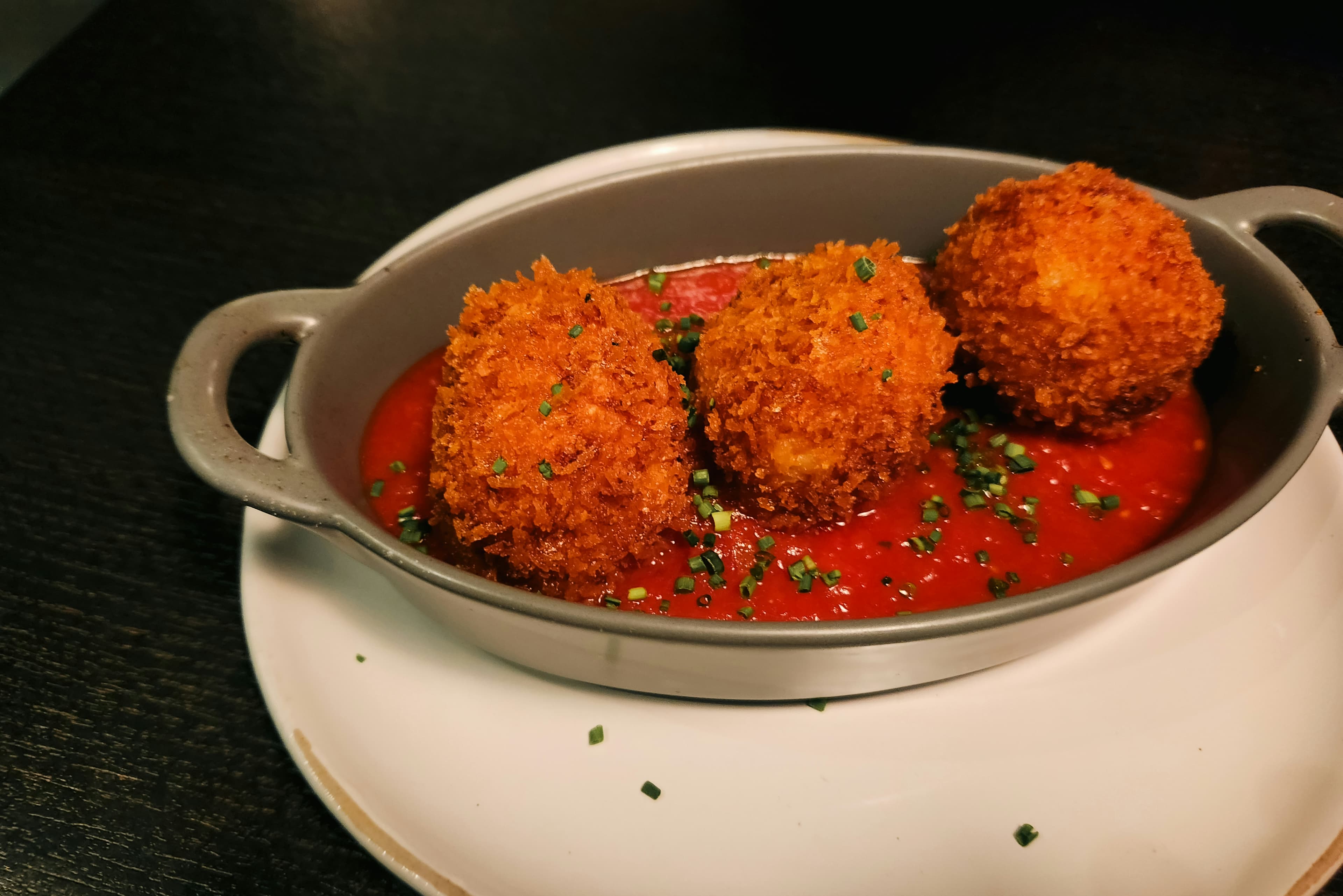 Arancini aus Risotto-Resten – fertig angerichtet