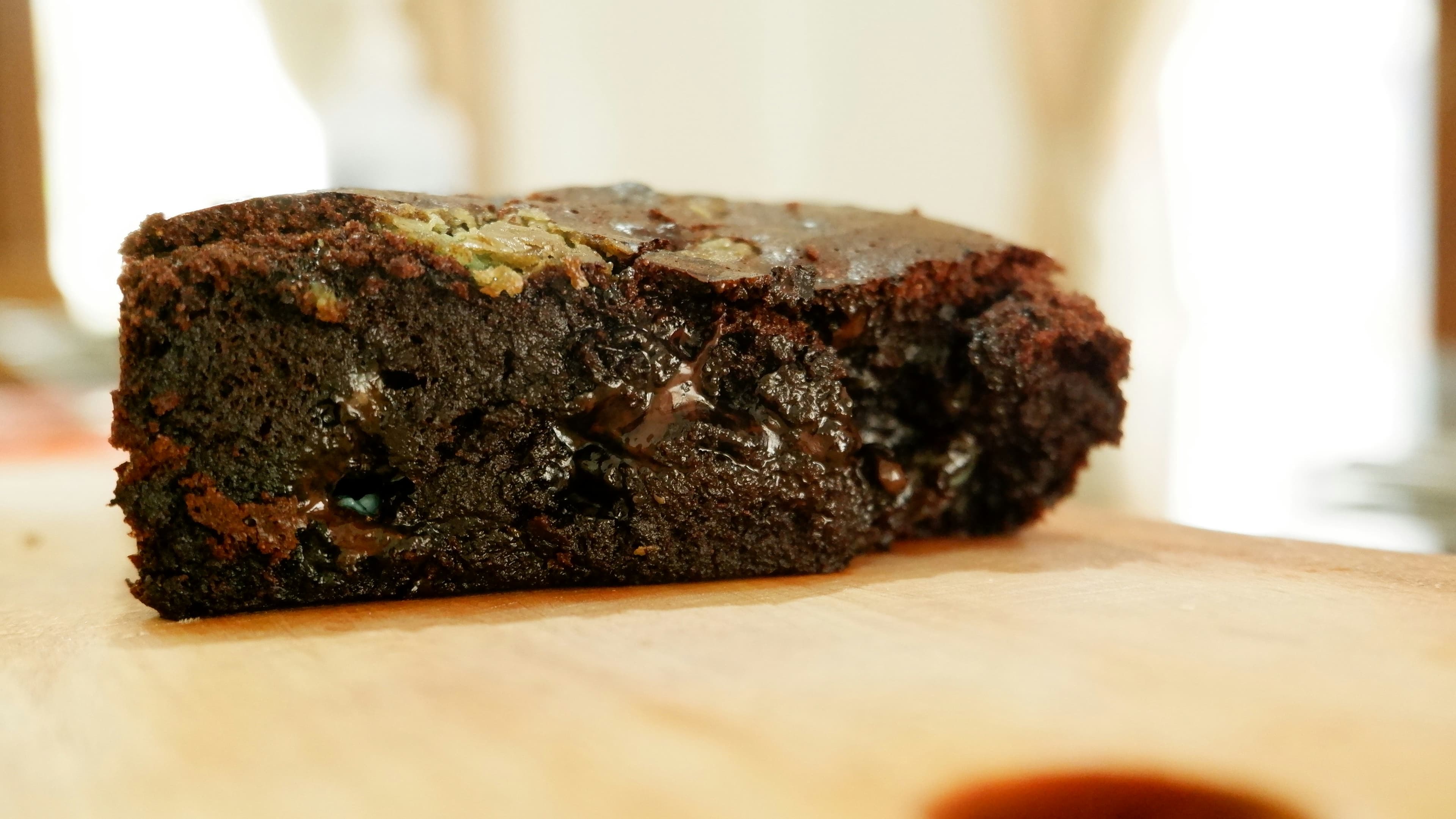 Zucchini-Brownies – fertig angerichtet