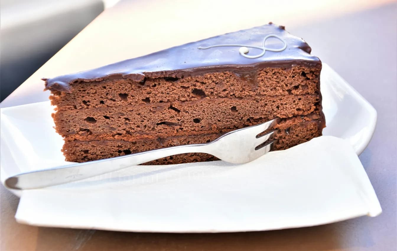 Sachertorte – fertig angerichtet