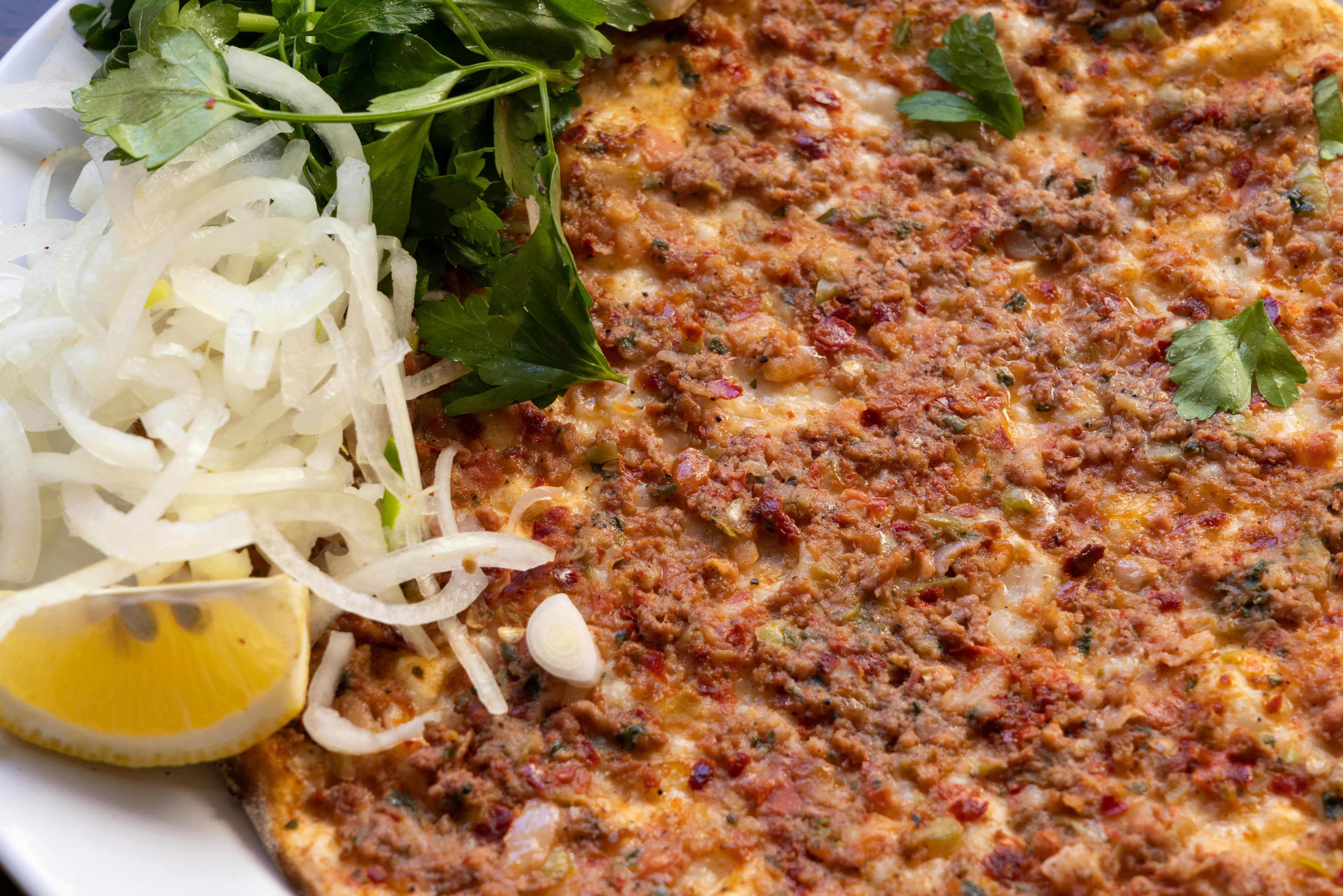 Lahmacun – fertig angerichtet