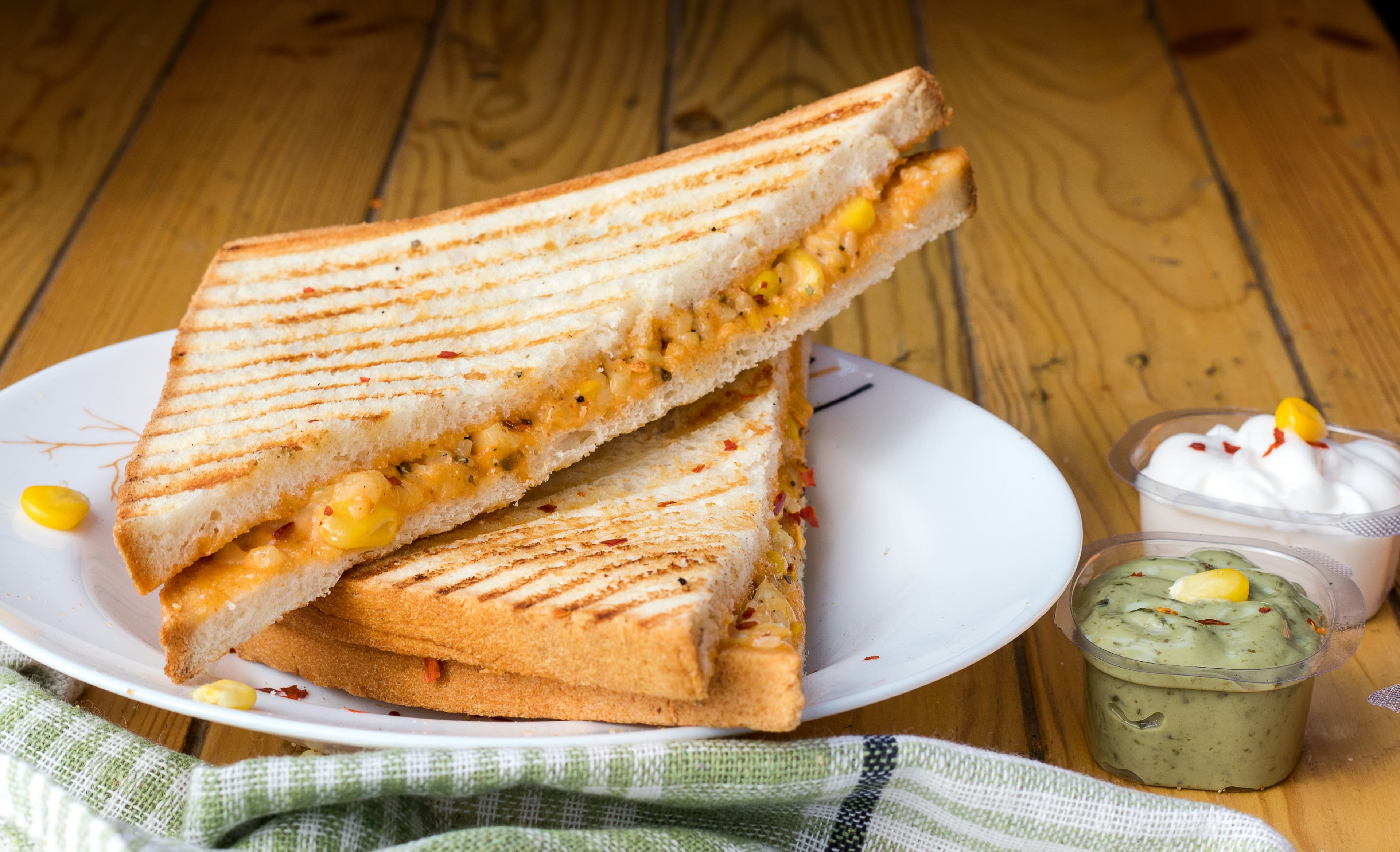 Grilled Cheese Sandwich – fertig angerichtet